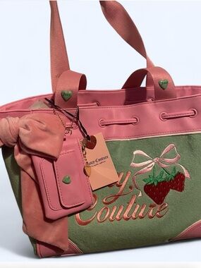 NWT Juicy Couture Retro Green Strawberry Daydreamer Bag